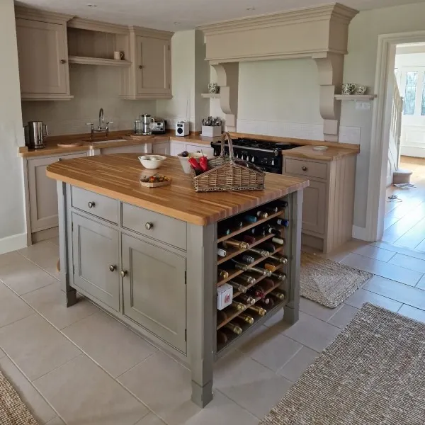 Forest green kitchen after respray